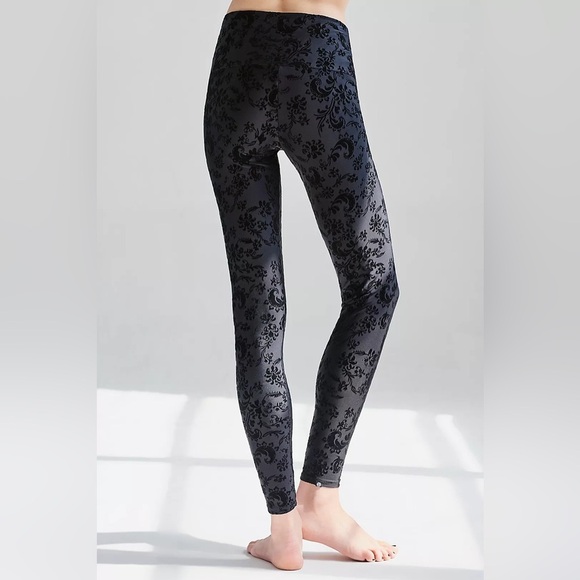 FREE PEOPLE 🖤 High-Rise‎ Ankle Length Flocked
Legging M/L - Picture 6 of 13